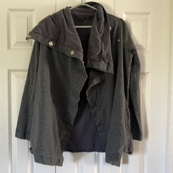 Lululemon Relaxed Fit Top Button Jacket 🥰🥰 - Picture 1 of 4